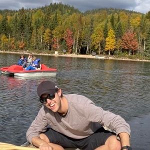 Meet your Posher, Senday